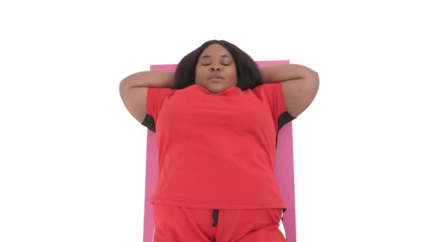 Front View Portrait Black Woman Overweight Doing Abdominal Crunches Isolated — Stock Video