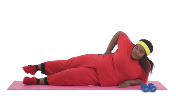 Seitenansicht Porträt Einer Afrikanischen Size Frau Die Rückenschenkel Macht Hebt — Stockvideo