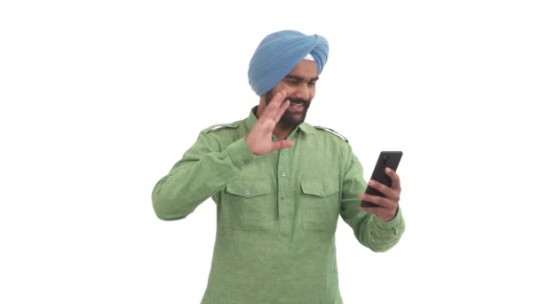 Homem Indiano Barba Jovem Falando Com Amigo Por Videochamada Tipo — Vídeo de Stock