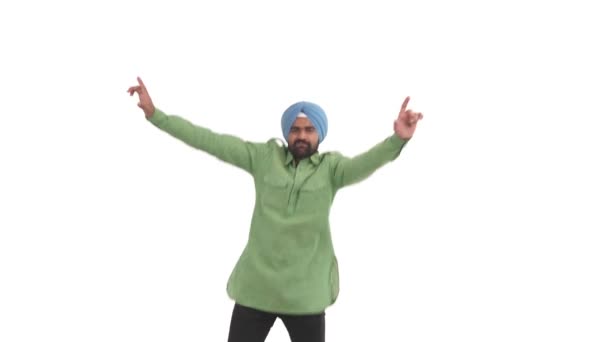 인도의 남자가 춤추는 격납고 있습니다 개념이야 배경에 고립됨 — 비디오