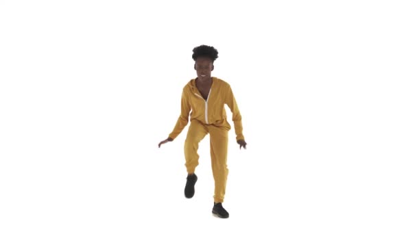 Афроамериканка Танцует Шарканье Танцовщица Трясет Верхнюю Часть Тела Входит Выходит — стоковое видео