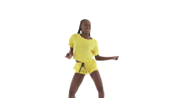 Potret Wanita Afrika Amerika Yang Menari Menggeliat Menekuk Lutut Menggerakkan — Stok Video