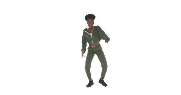 Volledig Portret Van Afrikaanse Vrouw Trainingspak Dansende Hiphop Afro Stijl — Stockvideo