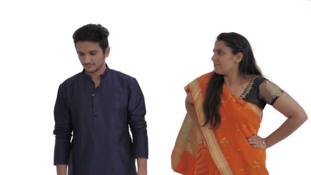 Nahaufnahme Eines Indischen Paares Streit Mann Mit Schuldhaftem Blick Frau — Stockvideo
