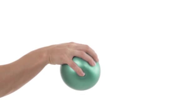 Закройте Изображение Руки Запястья Предплечья Укрепляя Мячом Упражнений Изолированный Белом — стоковое видео