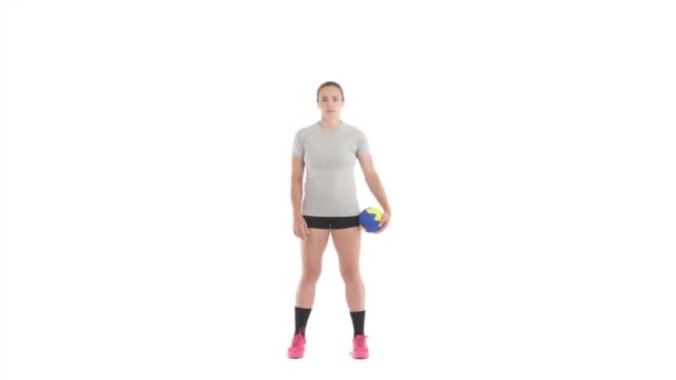 Młody Biały Sportowiec Rzucający Piłką Jedną Ręką Kobieta Ćwicząca Podczas — Wideo stockowe