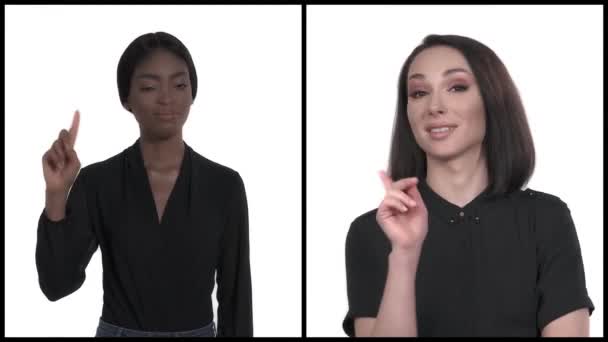 两名来自不同种族的年轻貌美女子的垂直拼贴 用食指表示拒绝 停止签署 身体语言概念 — 图库视频影像