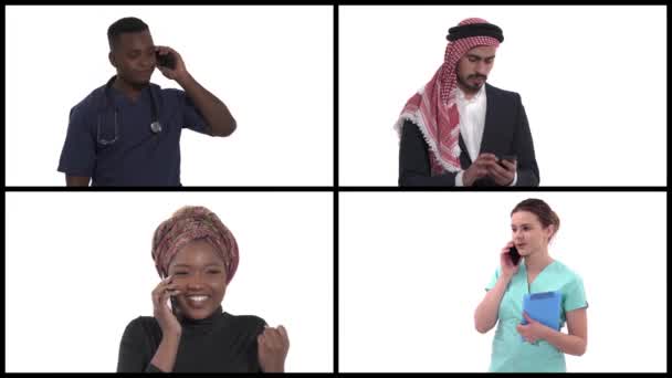 四个多种族年轻人通过电话交谈的大学 在白色背景下孤立无援 — 图库视频影像