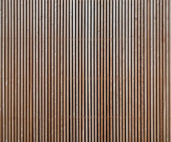 Tekstura Tła Przykręcanych Drewnianych Desek Modrzewiowych Powierzchni Fasady Architektonicznej — Zdjęcie stockowe