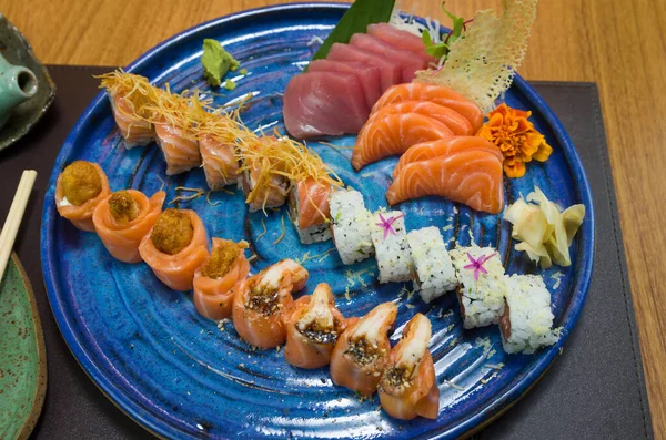 Combined Differents Japanese Sushi Elegant Blue Plate — Stock Photo, Image