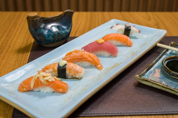Combined Differents Premium Japanese Sushi Niguiri Elegant Plate — Stock Photo, Image