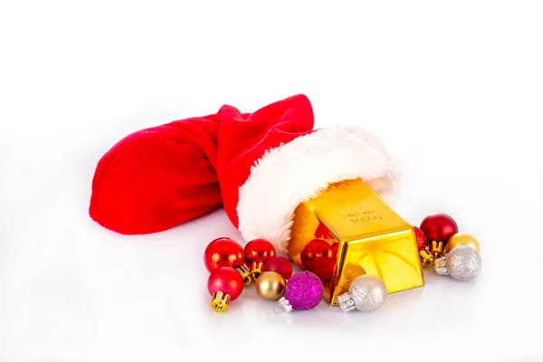 Barra Ouro Bota Papai Noel Com Bolas Natal Fundo Branco — Fotografia de Stock