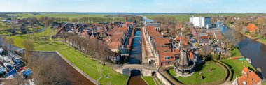 Hollanda, Friesland 'daki tarihi Sloten köyünden hava manzarası.