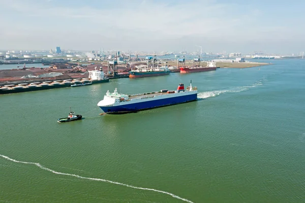 オランダのロッテルダム港近くのNieuwe Waterwegの貨物船からの空中 — ストック写真