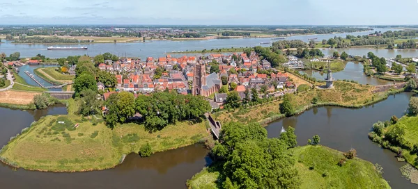 Tarihsel Şehir Woudrichem Hollanda Daki Merwede Nehrindeki Hava Manzarası — Stok fotoğraf