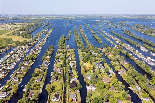 オランダの湿地帯の町Vinkeveenからの航空 — ストック写真