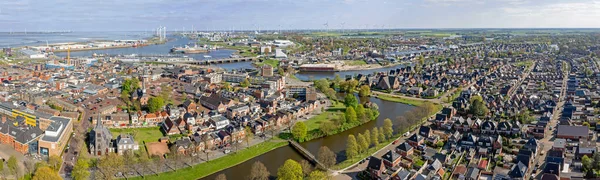 Flygfoto Holländskt Bostadsområde Delfzijl Med Hamn Nederländerna — Stockfoto