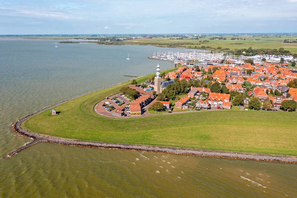 Hollanda 'nın IJsselmeer kentindeki Hindeloopen şehrinden gelen hava aracı.