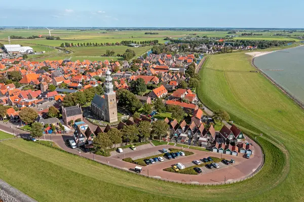 Hollanda 'nın IJsselmeer kentindeki Hindeloopen şehrinden gelen hava aracı.