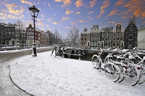 Снежный Амстердам Зимой Нидерландах Закате — стоковое фото