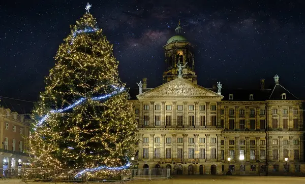 Natal Praça Barragem Amsterdã Noite Nos Países Baixos Fotos De Bancos De Imagens Sem Royalties