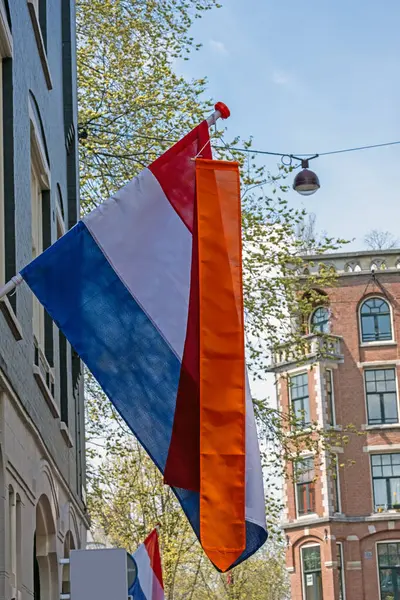 Flaga Holenderska Fasadzie Amsterdamie Kingsday Holandii — Zdjęcie stockowe
