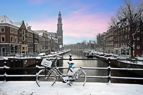 Amsterdam Hollanda Kışın Westerkerk Kar Ile Kaplı Stok Resim