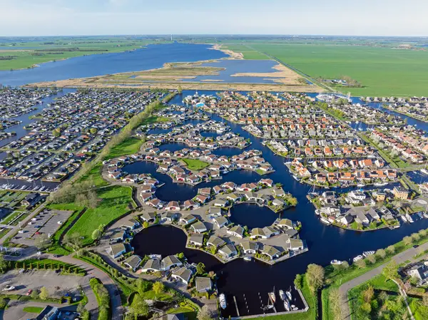 Luftaufnahmen Von Häusern Und Booten Der Stadt Lemmer Friesland Niederlande Stockbild