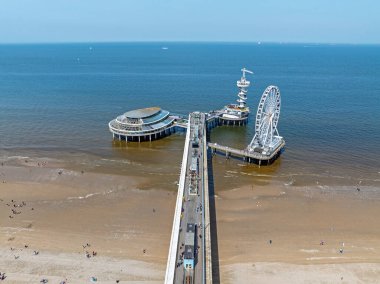 Hollanda 'nın Kuzey Denizi' ndeki Scheveningen İskelesi 'nden havadan.