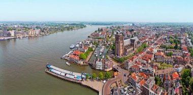 Hollanda 'nın Dordrecht kentindeki hava manzarası.