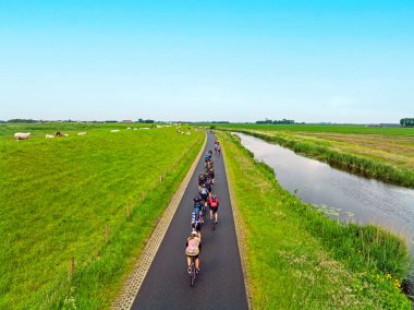 Hollanda, Friesland 'daki 11 şehrin bisiklet turu.