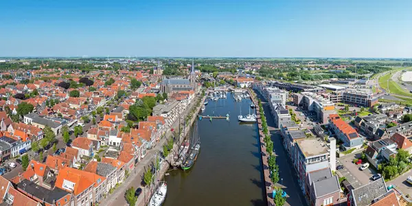 Hollanda, Friesland 'daki Harlingen şehrinden hava manzarası.