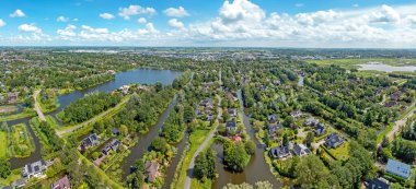 Hollanda 'daki Broek op Langedijk köyünden hava manzarası