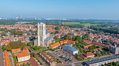 Hollanda 'nın Rotterdam yakınlarındaki tarihi Brielle kasabasından bir hava aracı.