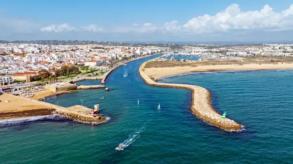 Algarve Portekiz 'deki Lagos şehrinden havadan.