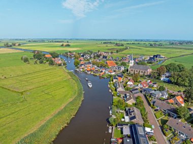 Hollanda Friesland 'daki küçük bir köyden havadan.