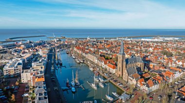 Hollanda 'daki Wadden Denizi' ndeki Harlingen şehrinden gelen hava aracı.