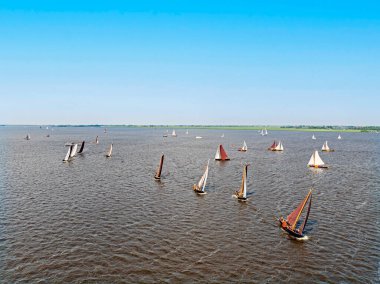 Hollanda 'daki Heegermeer' de düzenlenen Fryske Praem yelken yarışından kalma hava aracı.