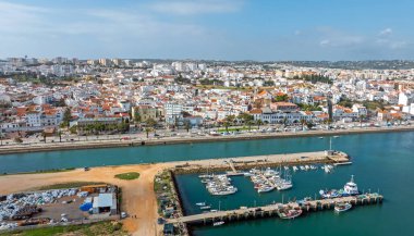 Algarve Portekiz 'deki tarihi şehir Lagos' tan havadan.