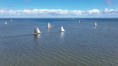Hollanda, Friesland 'daki yarışmadan kalma hava aracı.