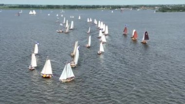 Amiral Hollanda, Friesland 'da Heegermeer' de yelken açıyor.