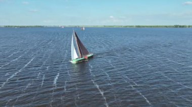 Hollanda, Friesland 'daki yarışmadan kalma hava aracı.