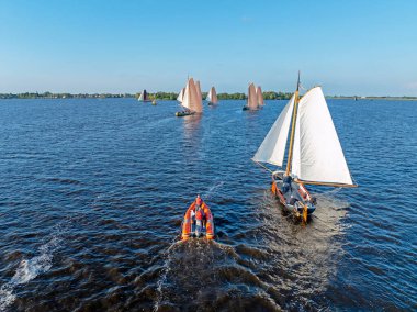 Hollanda 'daki Heegermeer' de skutsjessilen 'den gelen hava.