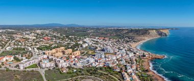 Algarve Portekiz 'deki tarihi Luz köyünden hava manzarası