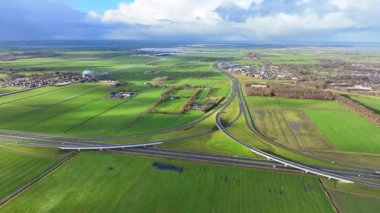 Friesland Hollanda 'daki Joure kavşağından havadan.