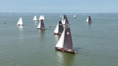 Hollanda, Friesland 'daki yarışmadan kalma hava aracı.