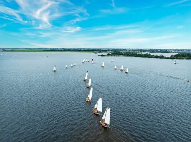 Hollanda, Friesland 'daki Heegermeer' de Amiral 'den kalkan hava aracı.