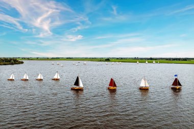 Hollanda, Friesland 'daki Heegermeer' de Amiral 'den kalkan hava aracı.
