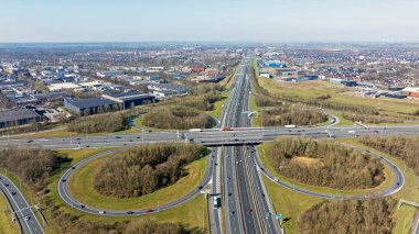 Hollanda 'daki Amersfoort yakınlarındaki A1 ve A28 otobanlarından Hoevelaken kavşağından gelen hava aracı.
