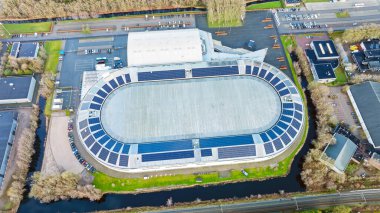 Hollanda Heerenveen 'deki Thialf buz stadyumundan havadan.
